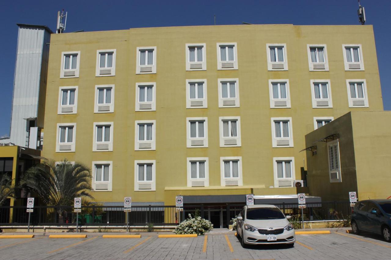 Beverly Hills: Hotel And Business Nuevo Cuscatlan Dış mekan fotoğraf