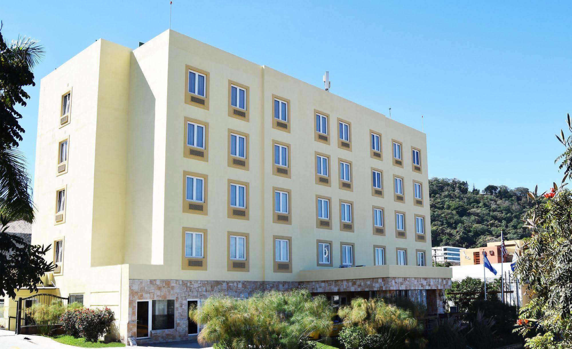 Beverly Hills: Hotel And Business Nuevo Cuscatlan Dış mekan fotoğraf