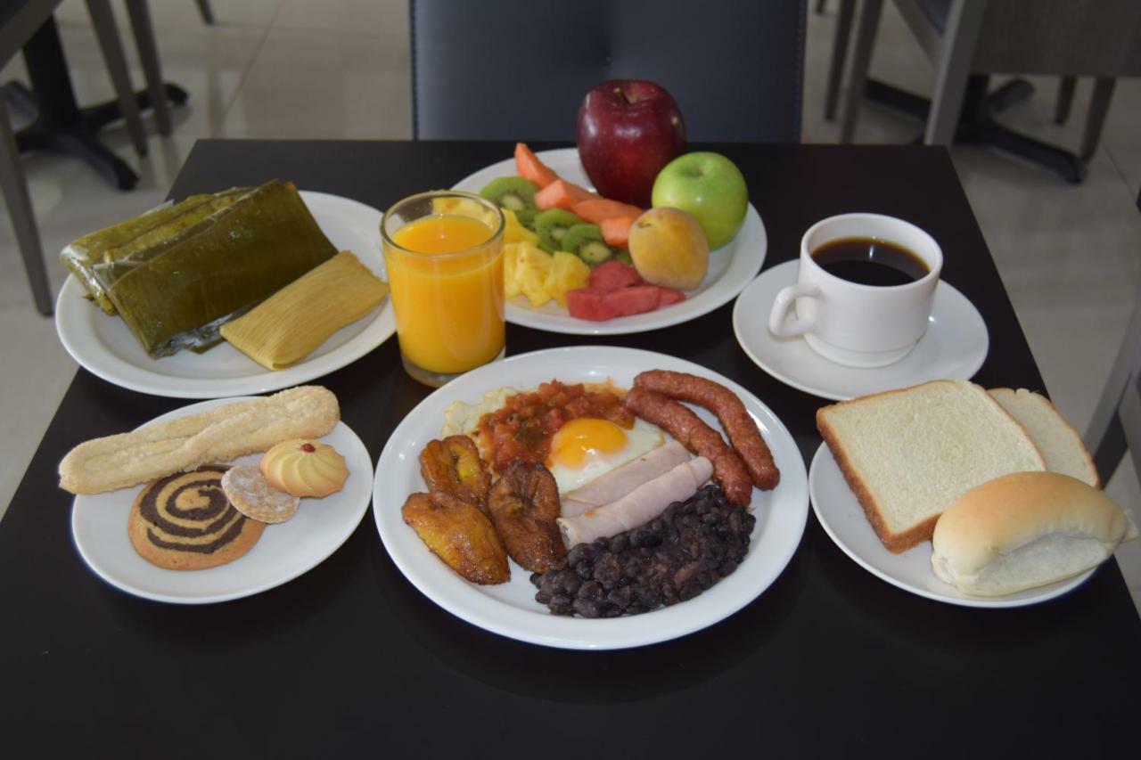Beverly Hills: Hotel And Business Nuevo Cuscatlan Dış mekan fotoğraf